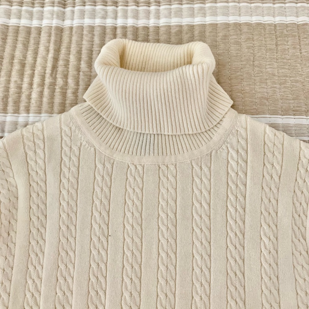 Like new TOMMY HILFIGER cream turtleneck - Picture 3 of 7
